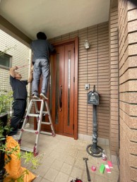 防犯もしっかり！暮らしに快適さと安心を広げる玄関　世田谷区Y様邸